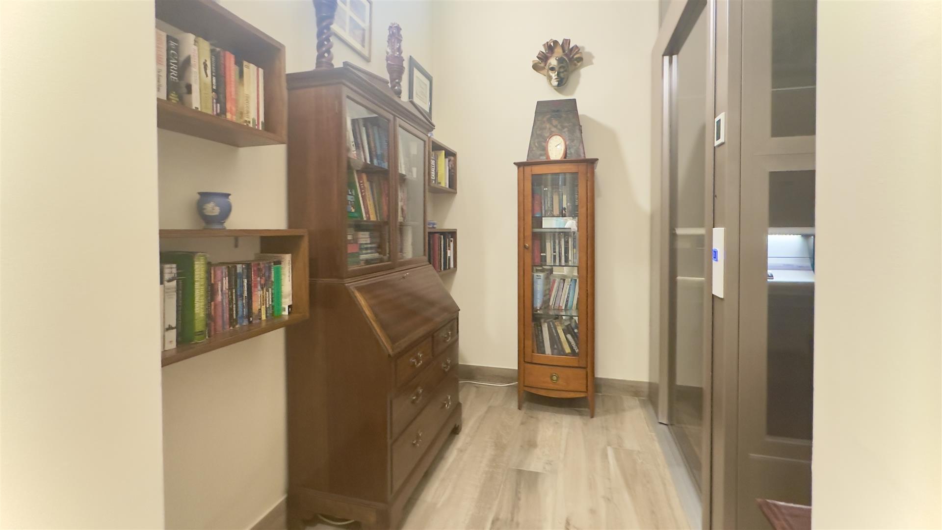 Image of Apartment - 2 Bedrooms - 2 Bathrooms for Sale in South District-Gibraltar, Image 5